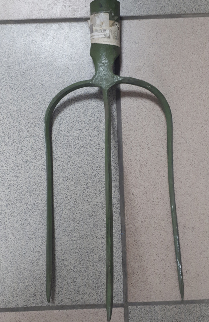 Вилы сеноскирдовые 3-х рожковы