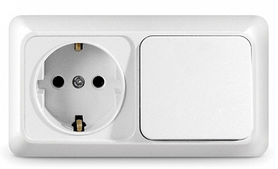 Блок UNIVERSAL розетка 10А + выключатель одноклавишный белый с заземлением