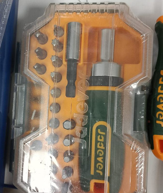 Отвертка JADEVER со сменными битами 26шт