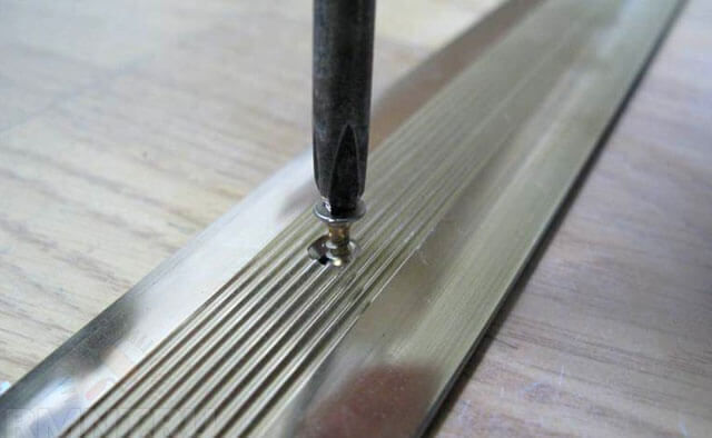 Держатель порога стык 37мм/1,35 дуб мореный